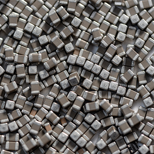 貼片電容的容值會(huì)受外部電場和磁場影響? 貼片電容的容值會(huì)受外部電場和磁場影響?